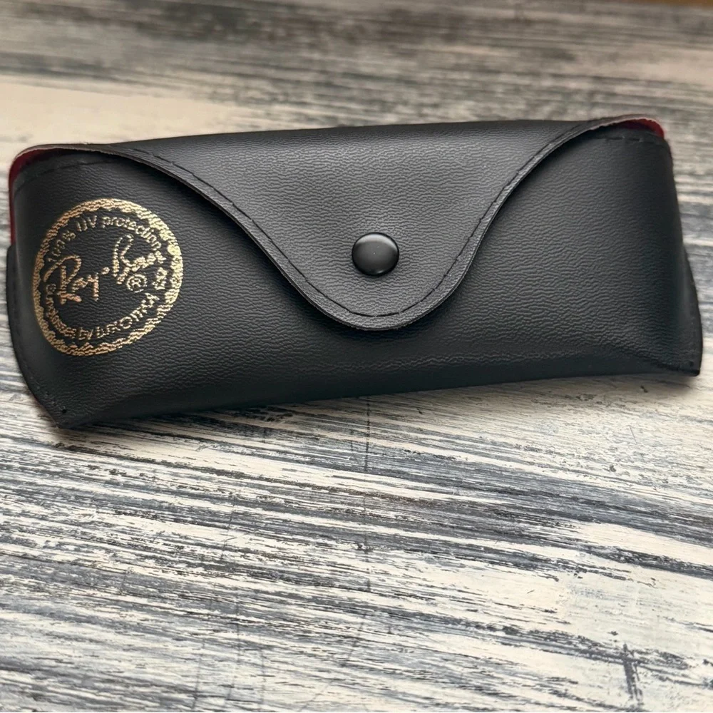 Ray-Ban‎ sunglasses and case